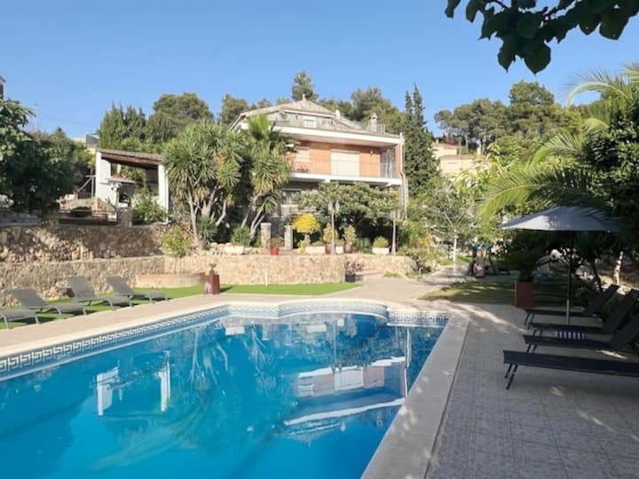 Casa Con Encanto En Plena Naturaleza - Castelldefels