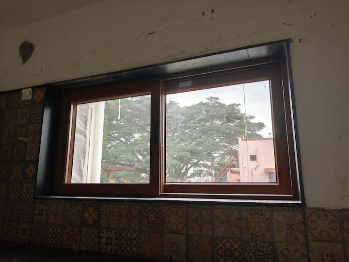 Koramangala 3rd Block C Suite, Zen Room 2f - Bangalore