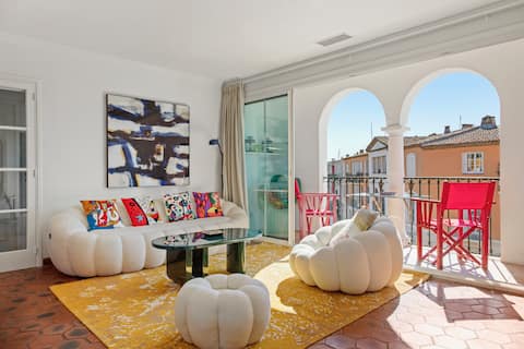 Airbnb performant: Port Grimaud Loft by Les Maisons de Charloc Homes à Grimaud