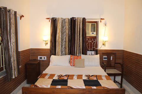 Kolkata Vintage Stay- Flat with Bengali Charm