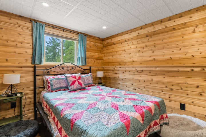 Another comfortable queen room, perfect for friends or family