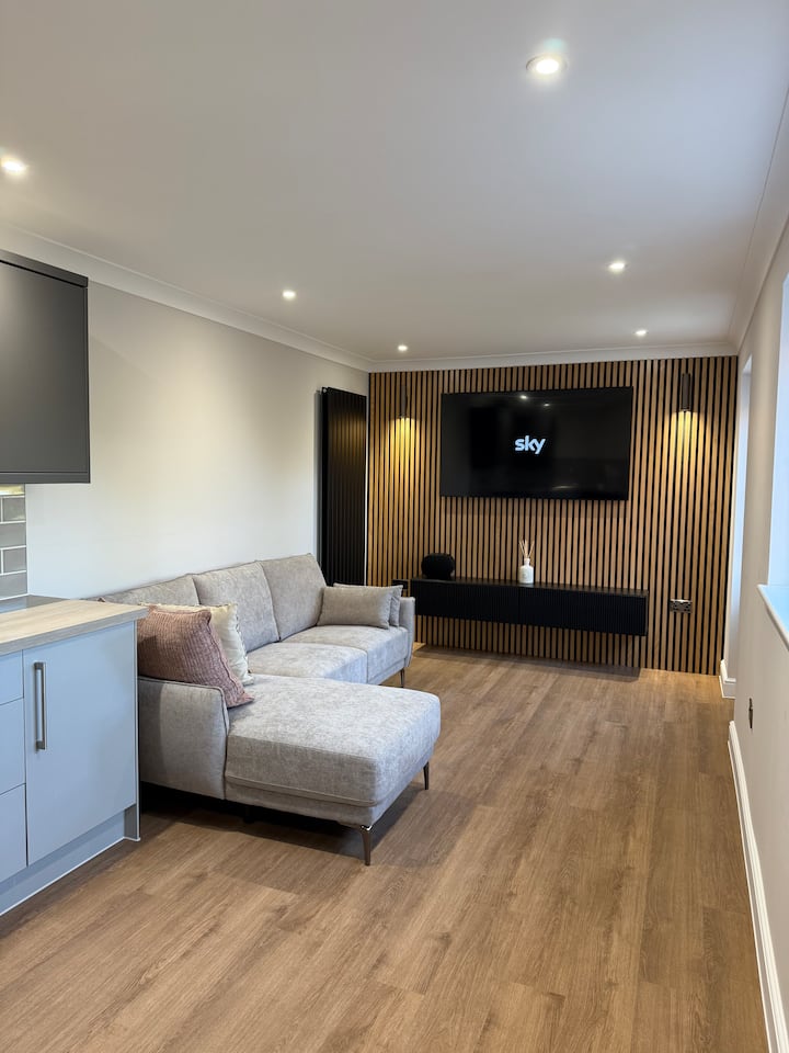 Welcome To Our Modern Self-contained Guest Annex. - Essex
