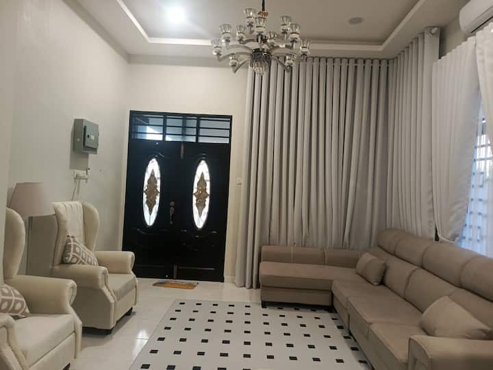 Rayyan Homestay - Tanah Merah