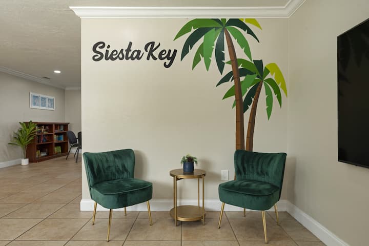 3br Home W/ Backyard And Bbq Grill - Siesta Key, FL