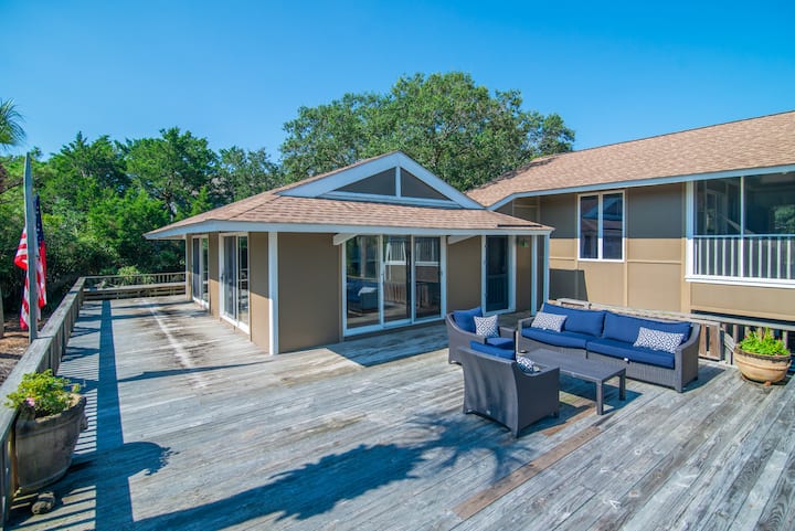 Just Steps Away From The Beach! - Litchfield Beach, SC