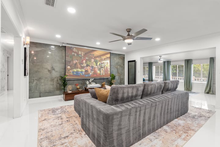 Spacious Lake Home W/hottub, Firepit, Grill, Games - Altamonte Springs, FL