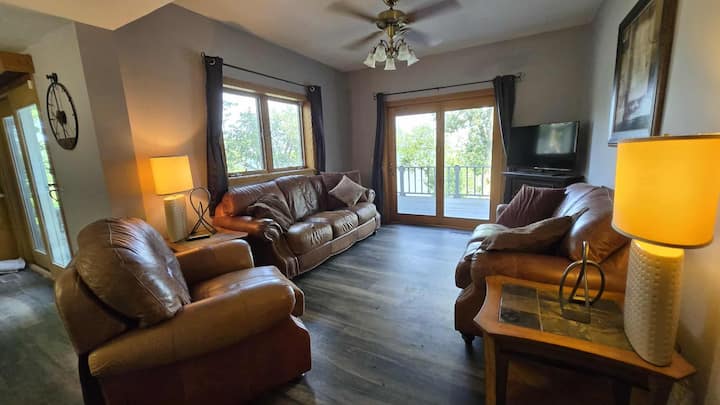 Cozy Home Overlooking Beautiful Lake Shetek. - Lake Shetek State Park, Currie