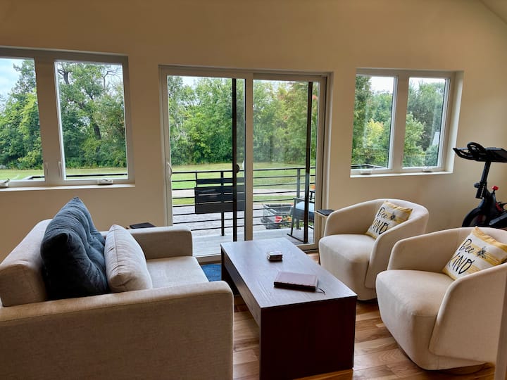 Stunning City Views Guesthouse - Saint Paul, MN