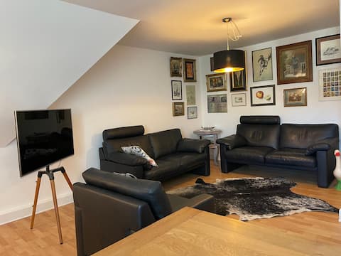 Erfolgreiche Airbnb-Immobilie: Large apartment, 6 people, central location in Wuppertal