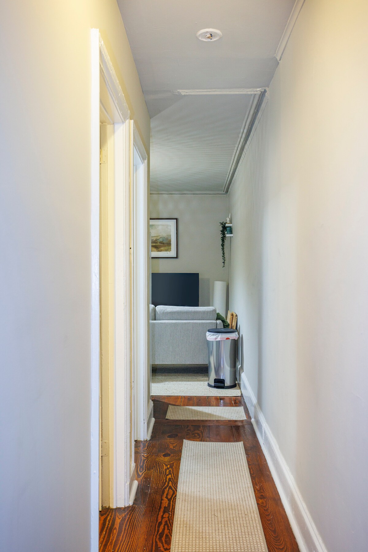 Charming 2BR in Heart of City w/ Outdoor Space