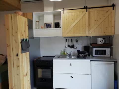 Airbnb performant: Charming Studio with Fenced Garden à Andernos Les Bains