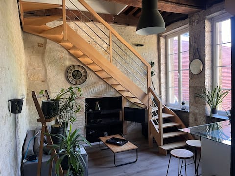 Top Airbnb: Loft at T - stay in the heart of Dijon in Centre Ville