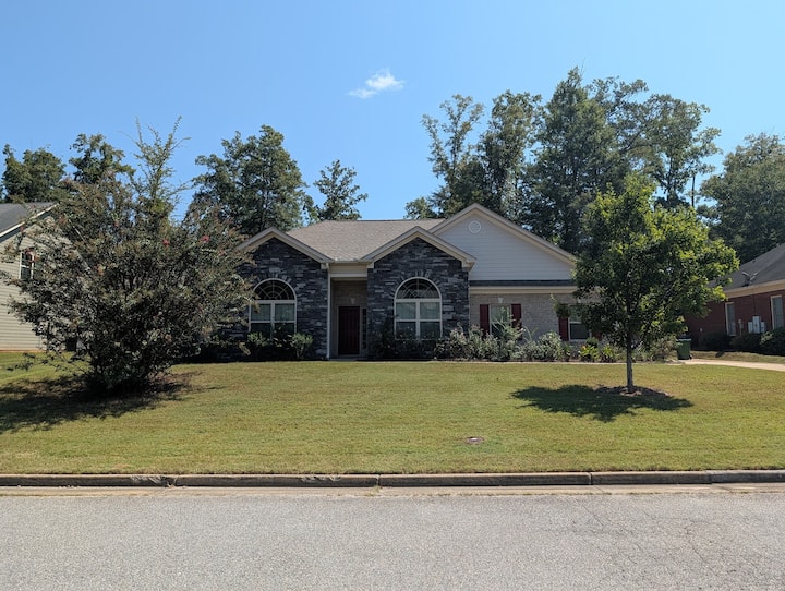 Spacious House With Pool Table And Fenced Backyard - Columbus, GA