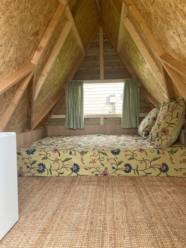The Orchard Hideaway, Cosy Pod In Shropshire - Whitchurch