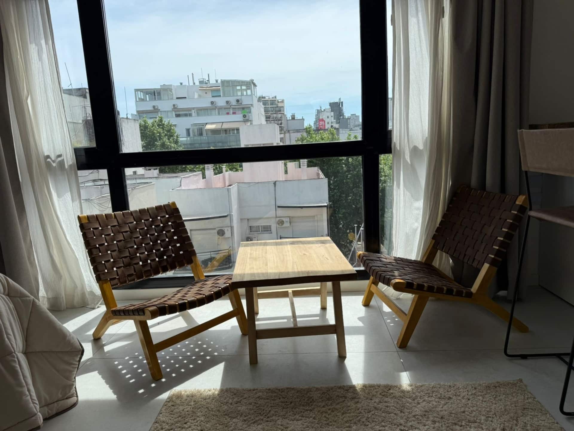 Kitnet mobiliada com piscina e academia em Palermo