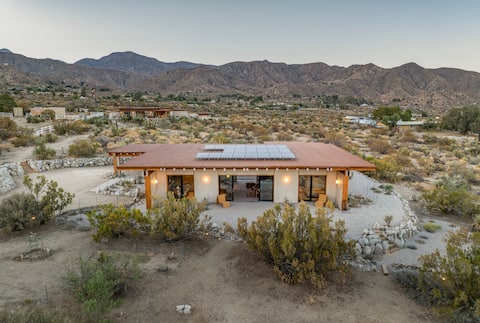 Luxury 6 bedroom Desert Compound w/ Pools & Views