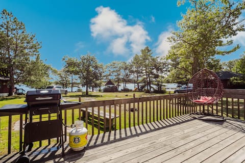 2-Bedroom Lakeview Cottage in Nobel, Sand Bay #o4