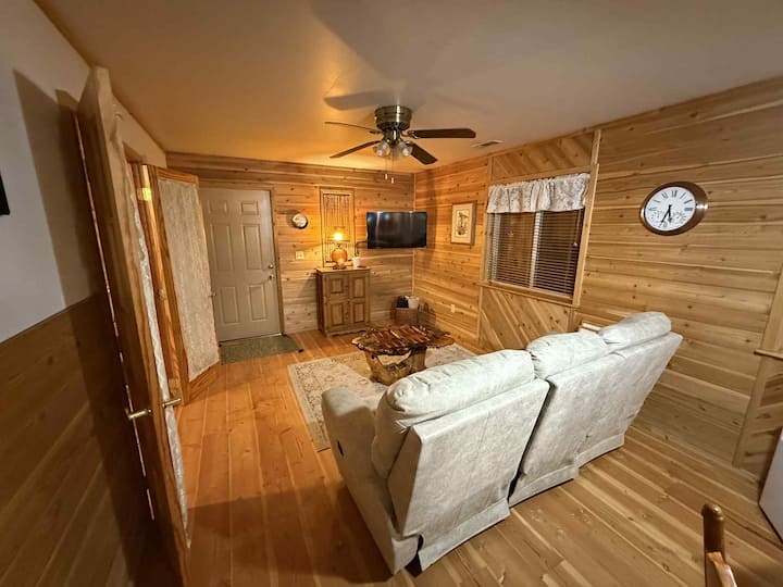 The Cedar Cottage - Curlew Lake State Park, Republic