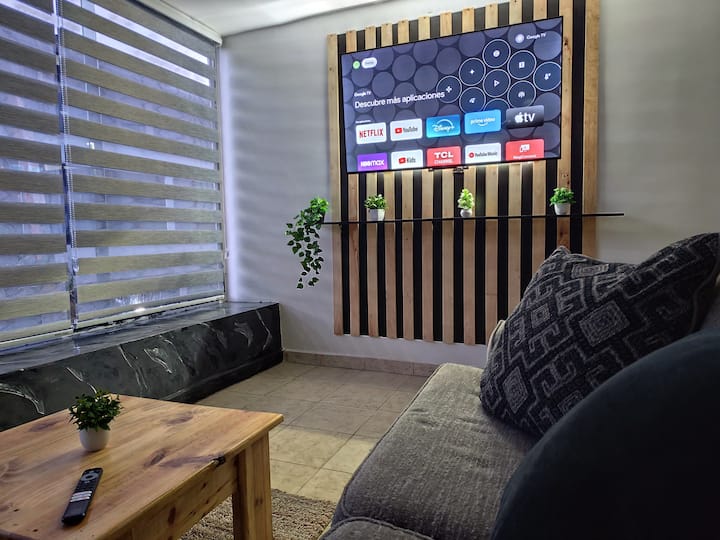 55-inčni Smart TV