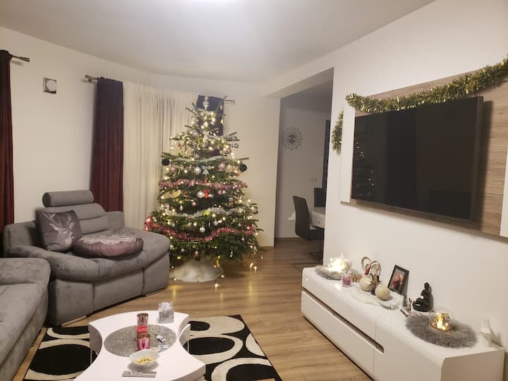 Haus In Botiza Mit Sauna Und Jacuzzi - Poienile Izei