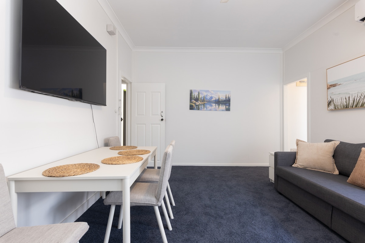 Successful Airbnb property: Very Spacious 2-Bed Apartment - Comfortable Beds in Fortitude Valley