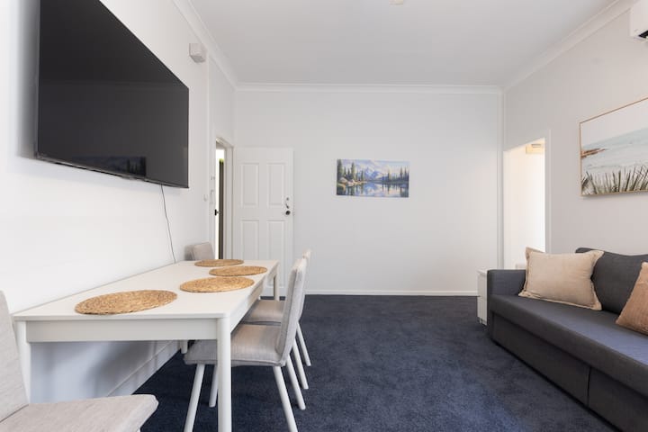 Very Spacious 2-bed Apartment - Comfortable Beds - Newstead