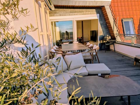 Exclusive apartment with roof terrace and sauna