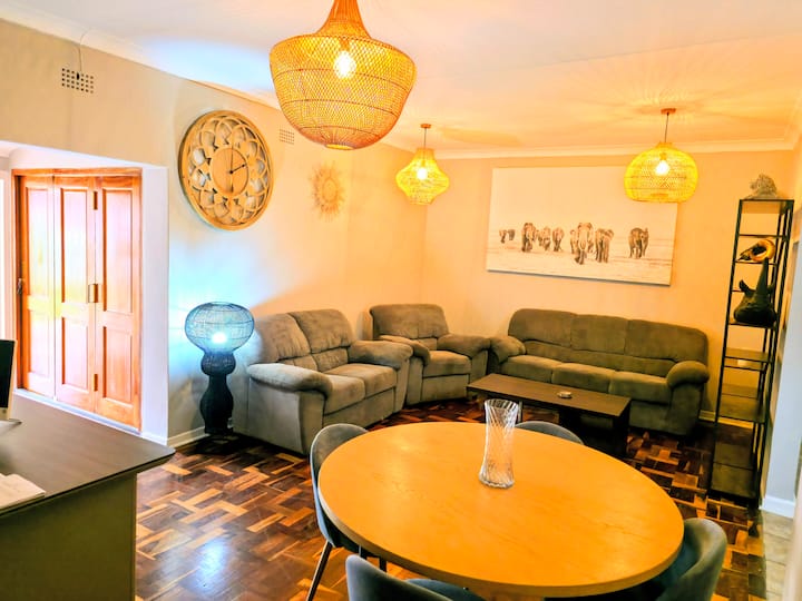 Tau Golden Mane Guest House - Johannesburg