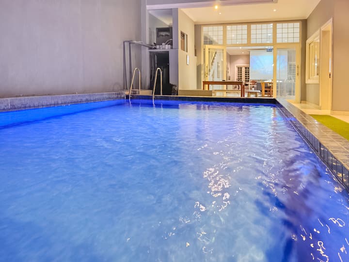 Private Pool Villa Java Villa 360 W/ Pool, Billiard & PS5 - Houses for Rent in Parompong, West ...
