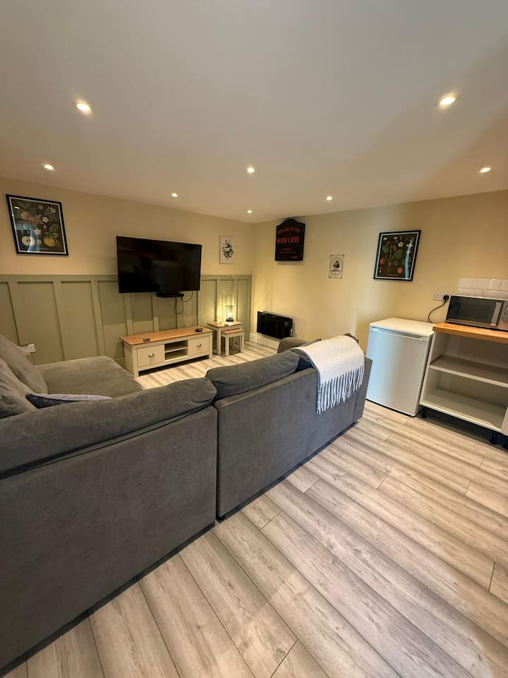 Stansted Escape With Hot Tub, Tv & Nature Walks - Essex