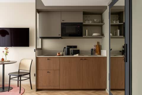 Erfolgreiche Airbnb-Immobilie: Modern Stylish Studio w/ full Kitchen, West Munich in St. Vinzenz