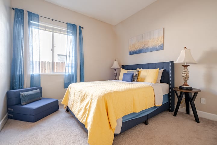 მსუბუქი განათება და თანამედროვე დეტალები