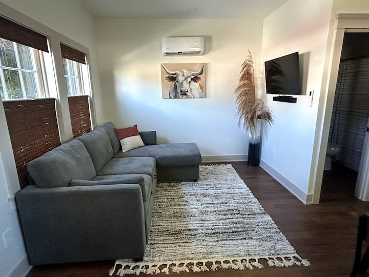 Charming Tiny House In Scottsburg - 오스틴