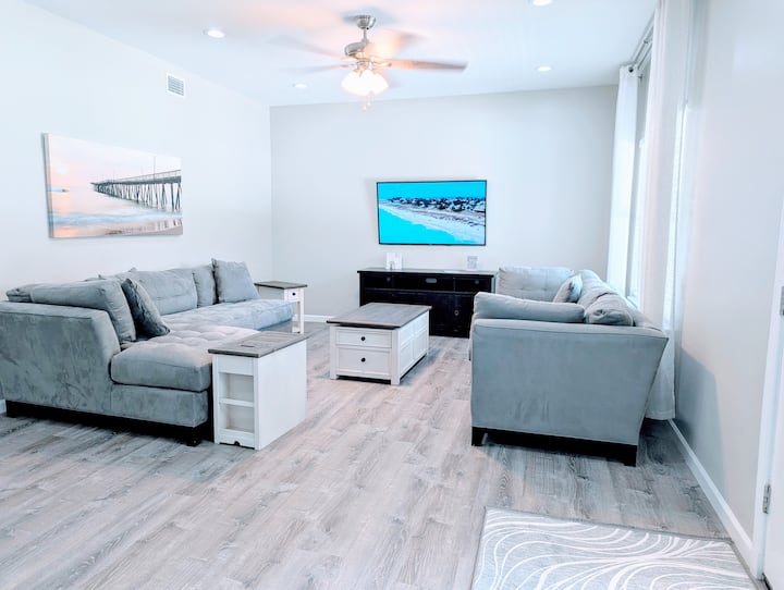 New Sparkling Spacious Retreat 2br/2ba * Central - Pensacola, FL