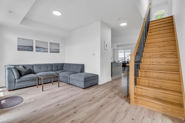 Spacious Semi In Newmarket - Aurora