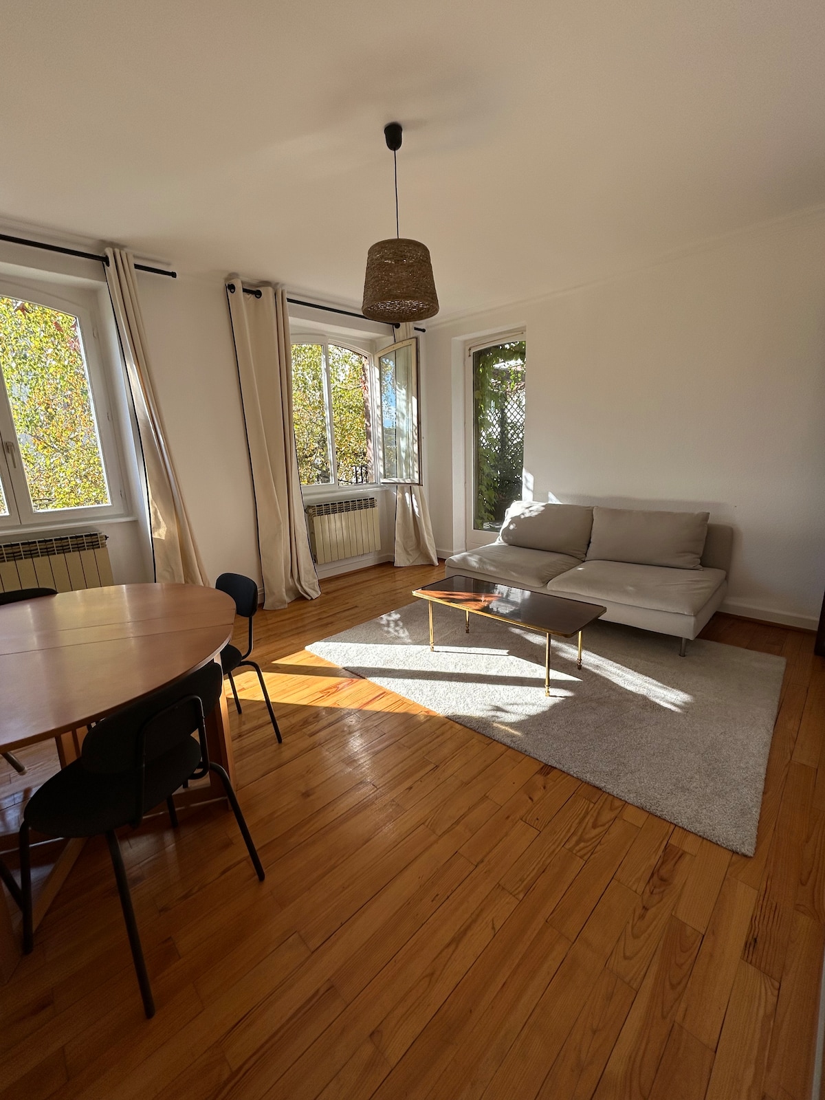 Airbnb performant: Unique stay at the Orangerie (terrace & vines) à Orangerie Conseil Des Xv