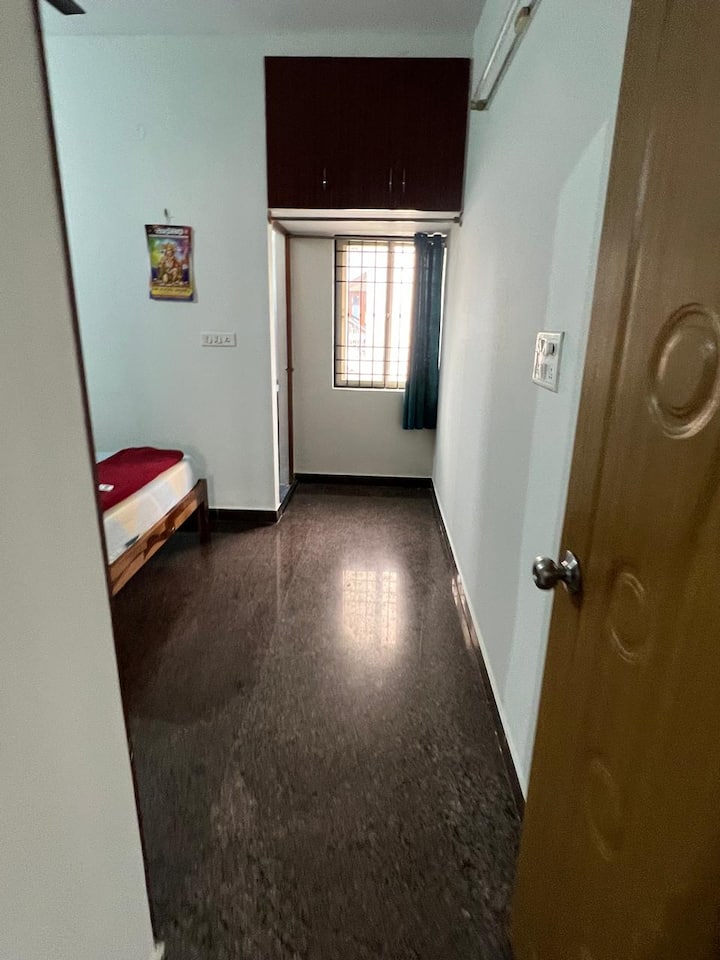 غرفة النوم 2