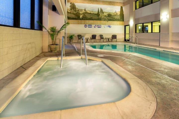 Hawthorn Napa | King Studio Suite | Wine Country - Napa, CA