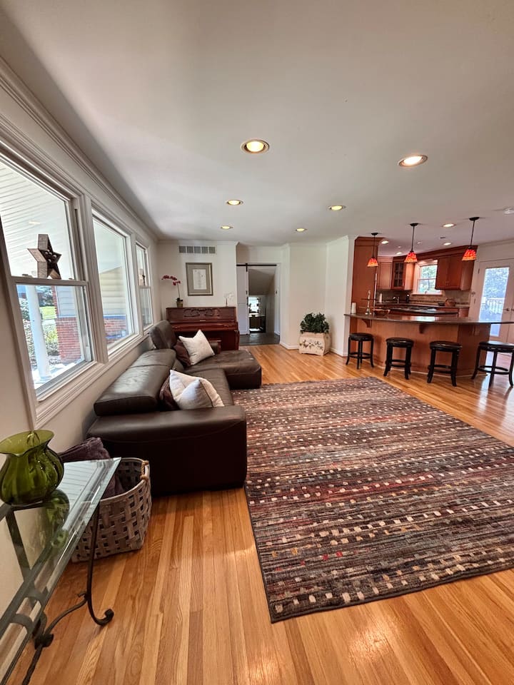1+ Acres! Long/short Term—check Our Calendar! - Parkville, MD