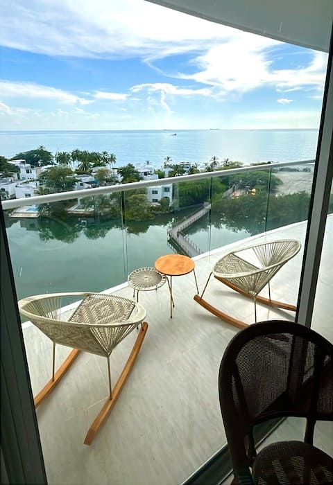 Stunning Beachfront Apt Pozos Colorados