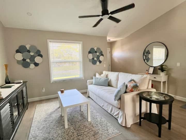 Stylish Private Home: Beach, Arcade, Fire-pit. - Sebastián, FL