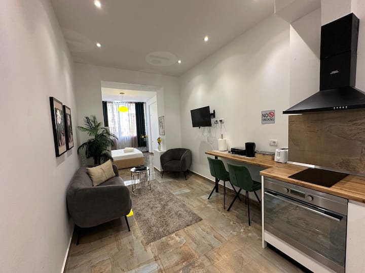 Pink Hub Apartment No 3 In The Heart Of Tirana - Tirana