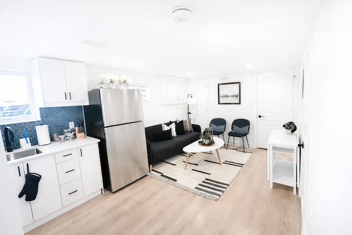 2 Bed Near Falls, Buffalo, New Battery Plant - Port Colborne