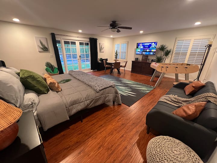 Fantasy Island/studio/sleeps 3/pool Access & Bbq - Costa Mesa, CA
