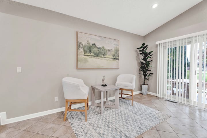 Cozy 5bd Oasis | Near Troy/sterling - Sterling Heights, MI