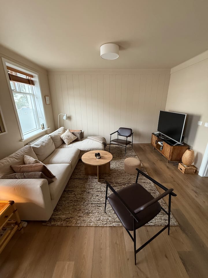 Cozy & Newly Renovated Apartment In City Center - Reykjavík