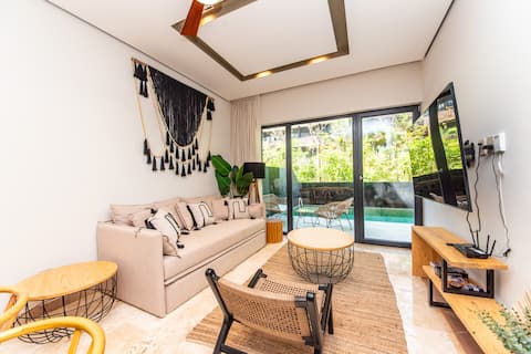 Airbnb con mejor rendimiento: Tulum Apartment w/pool - 5 min walk to Beach Zone en Quintana Roo