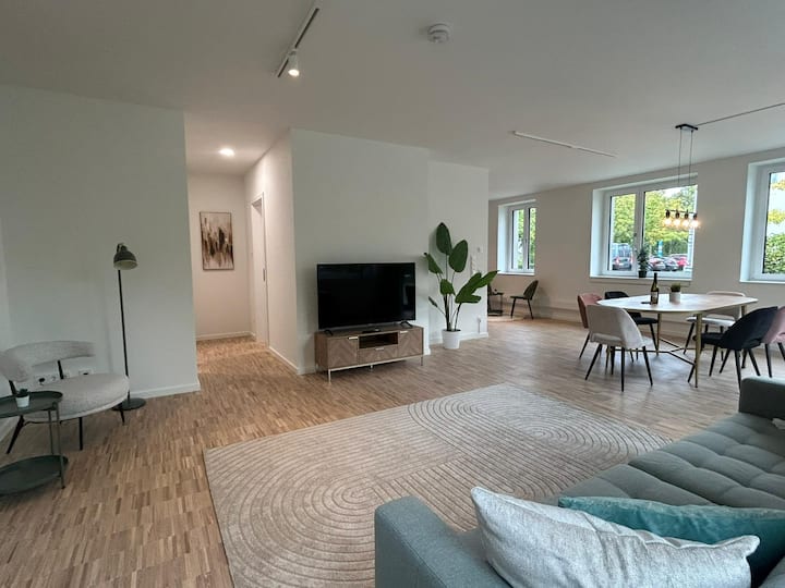 Grand Suite 4 - Perfect For 6-8! Kitchen Parking - Garching