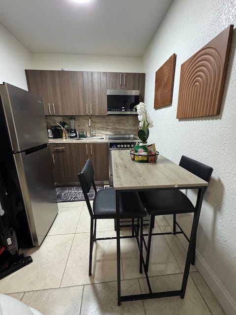 Top performing Airbnb: Cozy studio minutes from Wynwood & Design District in Hadley Park