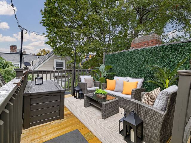 NEW Harvard Square Haven | Rooftop + Game Room gallery image 5